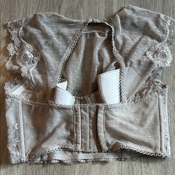 Victoria's Secret Lace Bralette in Cream - Picture 5 of 8